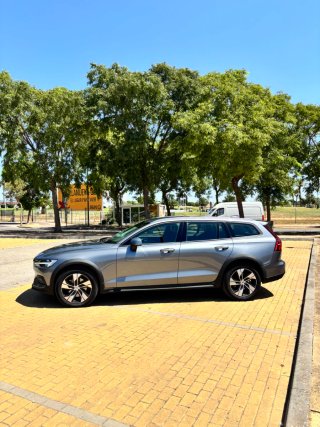 Volvo V60 Cross Country B4 2021