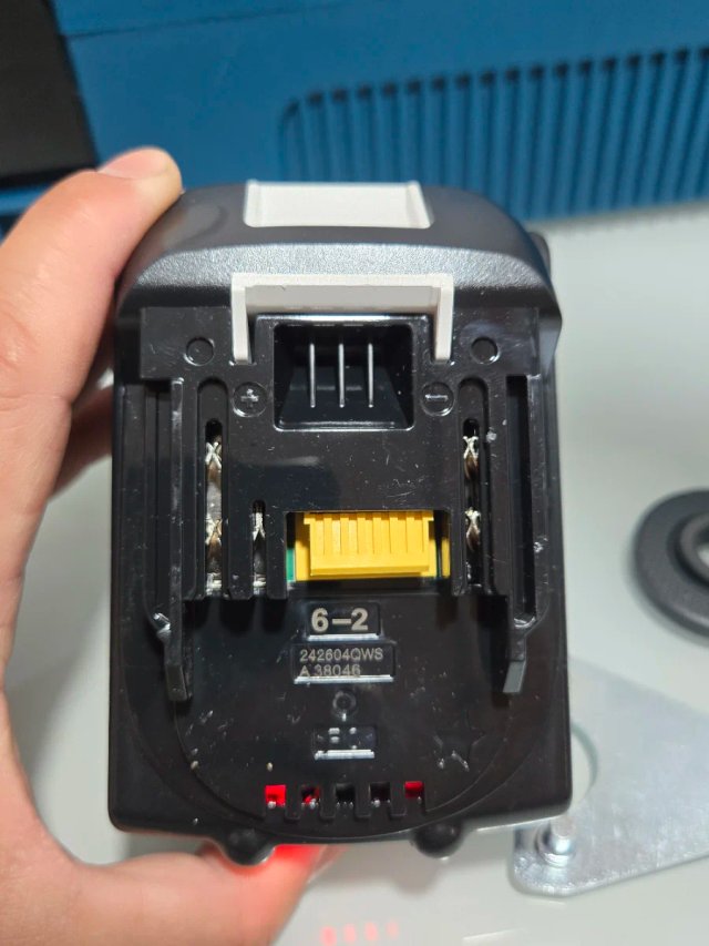 Amoladora Makita + 2 Baterías + Maletín réplica