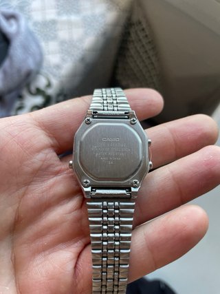 Reloj Casio Digital Plata y Negro