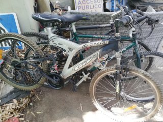 3 Bicicletas Montaña GT Upland