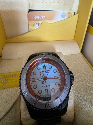 Reloj Invicta GMT Hydromax Negro y Plateado