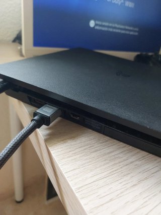 PS4 Slim 1TB + 2 Mandos + 2 Juegos