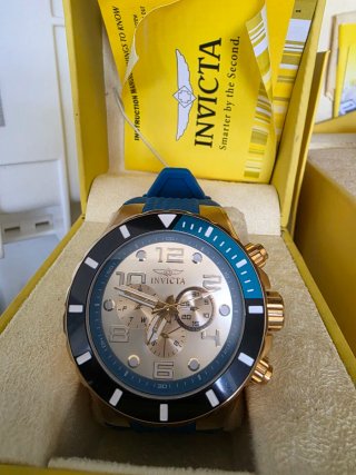 Reloj Invicta Azul y Dorado