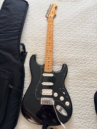 Fender Player Strat HSS MN DSK Negra
