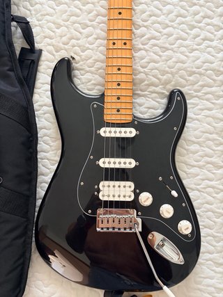 Fender Player Strat HSS MN DSK Negra