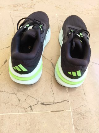 Zapatillas Adidas Negras y Verdes