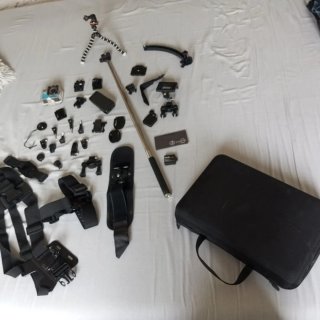 Cámara y Kit Accesorios GoPro
