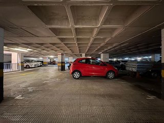 Garaje en venta en La Nova Esquerra de l'Eixample en Barcelona