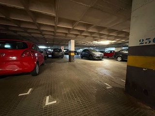 Garaje en venta en La Nova Esquerra de l'Eixample en Barcelona
