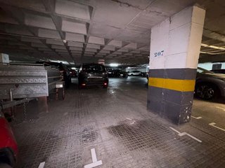 Garaje en venta en La Nova Esquerra de l'Eixample en Barcelona