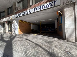 Garaje en venta en La Nova Esquerra de l'Eixample en Barcelona