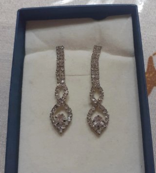 Orecchini pendenti con strass