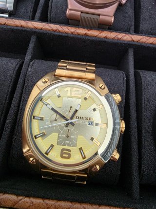 Reloj Diesel Dorado y Amarillo