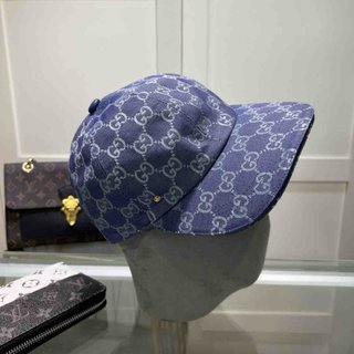 Lote de 2 bonés rosa e azul