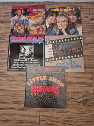 Banda sonora Tai-Pan, Crimes of Heart, Little Shop