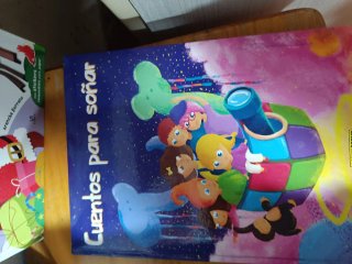 Lote de libros tiene ya sus años son para niños