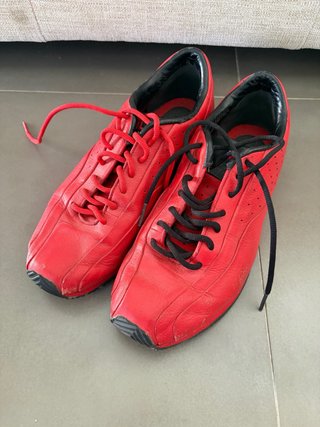Zapatillas Fila Rojas y Negras