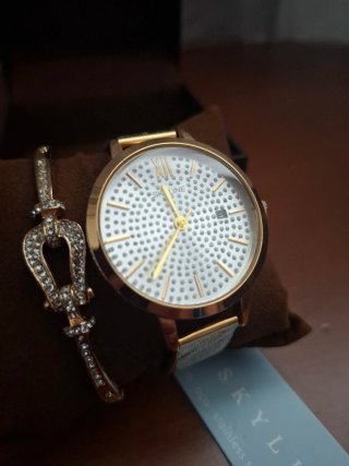 Reloj y pulsera SK Line dorados