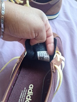 Zapatillas Adidas Marrones y Beige