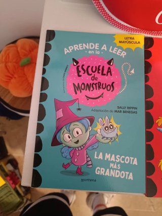 Lote de libros escuela de monstruos