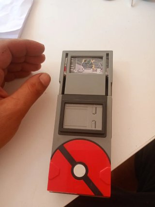 Consola Pokémon Roja y Gris