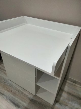 Cambiador de bebé blanco