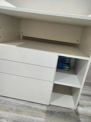 Cambiador de bebé blanco