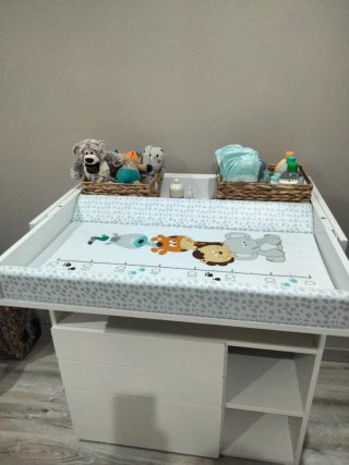 Cambiador de bebé blanco