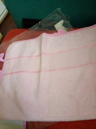 Bavaglino e asciugamano ricamabile rosa