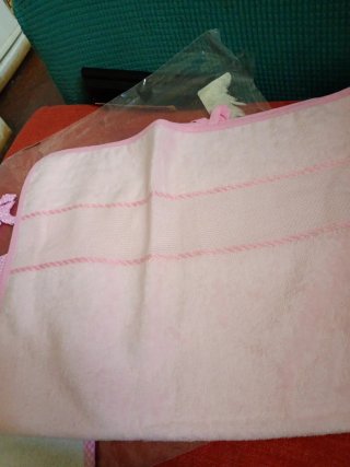 Bavaglino e asciugamano ricamabile rosa