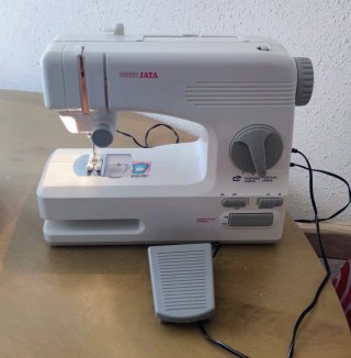 Máquina de coser Jata