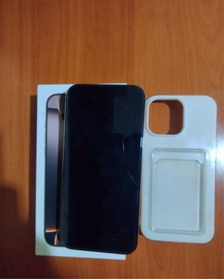 iPhone 16 Pro Max Dorado perfectas condición