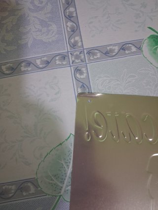 Chapa metálica  botella Nestea y nevera portatil