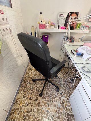 Silla de oficina negra