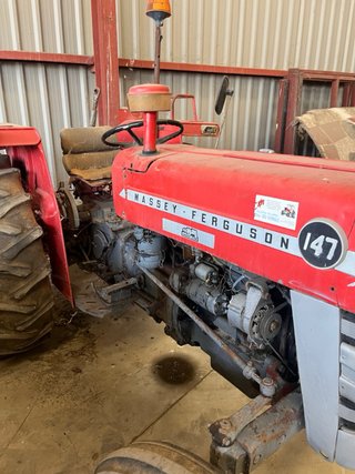 Tractor Massey Ferguson 147