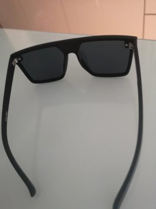 Gafas de sol negras nuevas