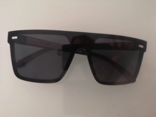 Gafas de sol negras nuevas
