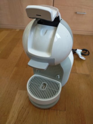Cafetera Dolce Gusto Blanca y Gris