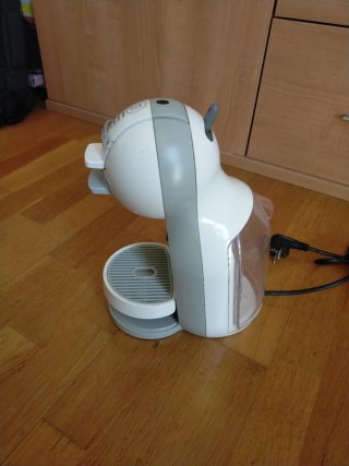 Cafetera Dolce Gusto Blanca y Gris