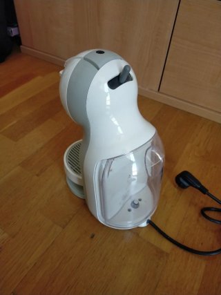 Cafetera Dolce Gusto Blanca y Gris