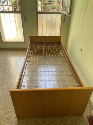 Somier de madera y metal