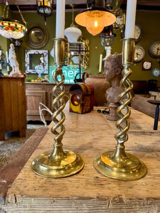 Pareja Candelabros Antiguos macizos de Latón