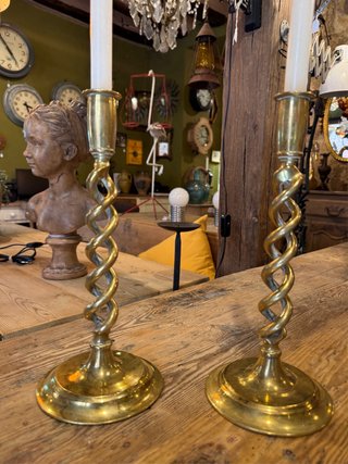 Pareja Candelabros Antiguos macizos de Latón