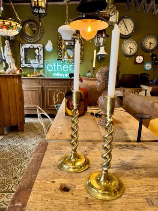 Pareja Candelabros Antiguos macizos de Latón