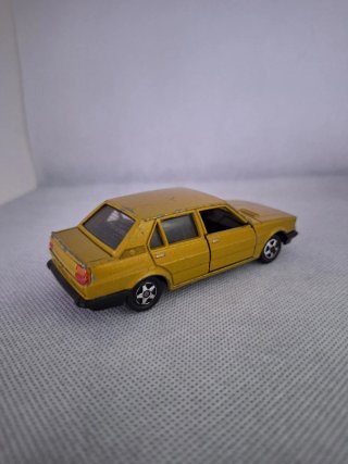 Coche Vintage Mattel Dorado