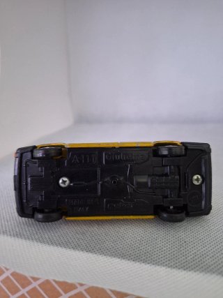 Coche Vintage Mattel Dorado