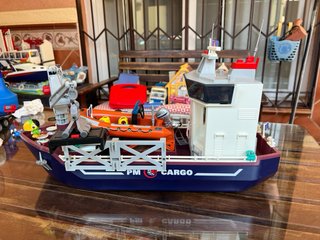 Barco de carga Playmobil con lancha