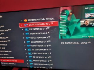 Samsung TV 32 pulgadas UE32H5000AW + TV Box