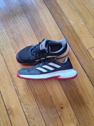 Zapatillas Adidas Baloncesto Negras y Rojas