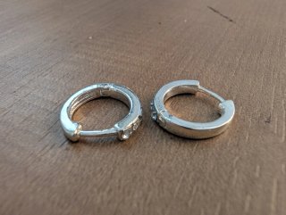 Orecchini cerchio acciaio inox con zirconi